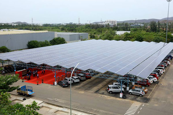 Proyecto fotovoltaico de estacionamiento en India